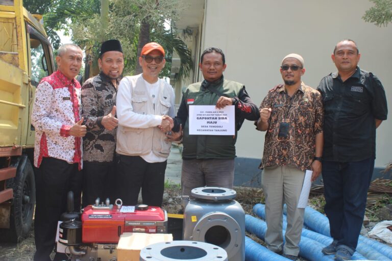 Penyerahan bantuan alsintan